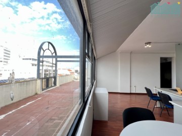 Escritório no centro de Aveiro com vista salinas