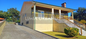 House 3 Bedrooms in Lomar e Arcos
