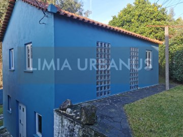 House 2 Bedrooms in Fornelos e Queijada
