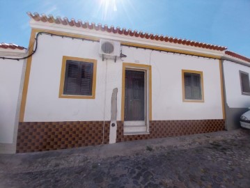 House 3 Bedrooms in Amareleja