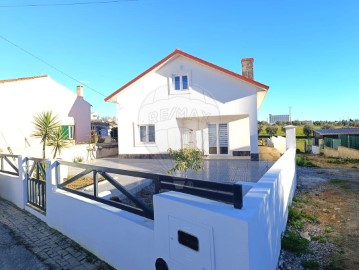 House 3 Bedrooms in Fronteira