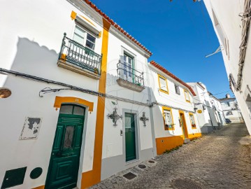 House 4 Bedrooms in Évora (São Mamede, Sé, São Pedro e Santo Antão)