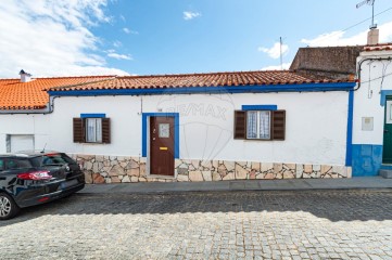 House 3 Bedrooms in Alcáçovas