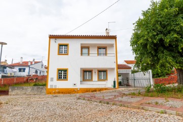 Maison 3 Chambres à São Bartolomeu do Outeiro e Oriola