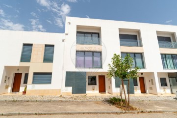 House 3 Bedrooms in Malagueira e Horta das Figueiras