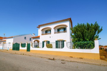 Maison 5 Chambres à Alcáçovas