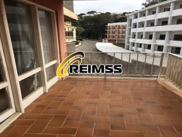 Apartment 3 Bedrooms in Canyelles - Montgoda