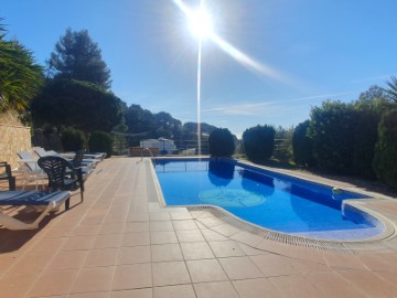 House 6 Bedrooms in Santa Maria de Llorell