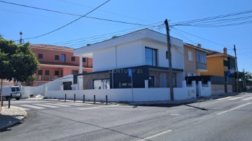 Maison 2 Chambres à Porto Salvo