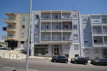 Apartment 2 Bedrooms in Águas Livres