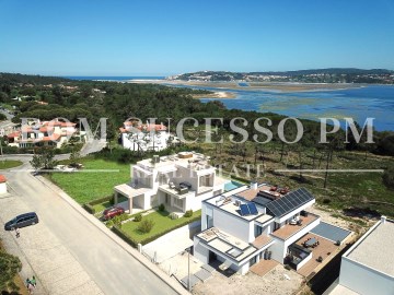 Bom Sucesso PM Real Estate Obidos lagoon Villa