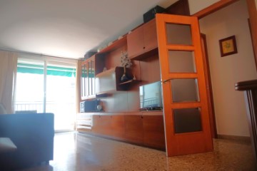 PISO DE 90 M2 CON PISCINA COMUNITARIA