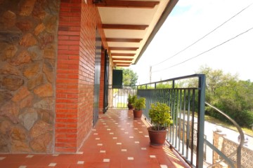 CASA EN VENTA EN MONTBARBAT