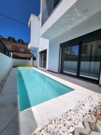 House 3 Bedrooms in Seixal, Arrentela e Aldeia de Paio Pires