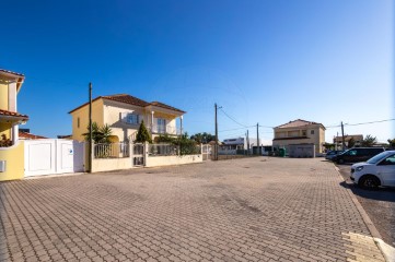 House 4 Bedrooms in Azeitão (São Lourenço e São Simão)