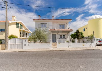 House 5 Bedrooms in Azeitão (São Lourenço e São Simão)