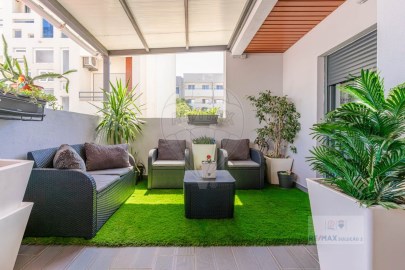 Apartment 2 Bedrooms in Charneca de Caparica e Sobreda