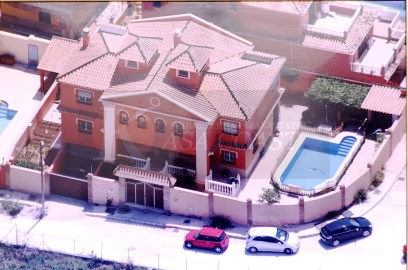 Villa en Venta en Zona Carretera de Mijas.