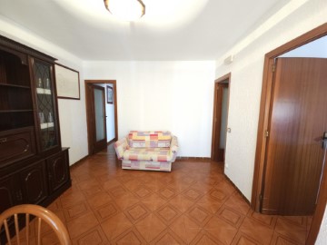 Apartment 4 Bedrooms in La Gavarra