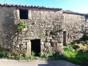 Quintas e casas rústicas  em São Miguel, Santa Eufémia e Rabaçal