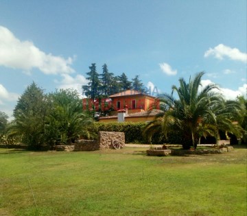 Country homes in Parrillas
