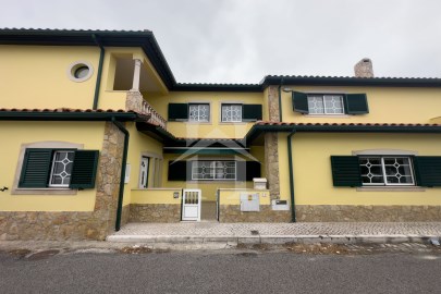 House 3 Bedrooms in Vieira de Leiria