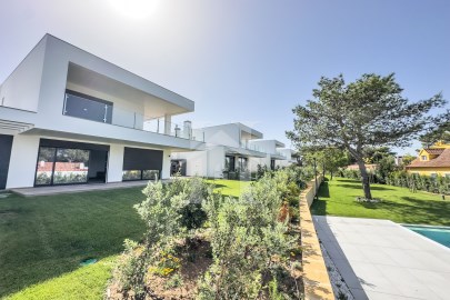 Chalet de 4 dormitorios en Murches en urbanización