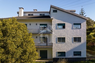 Casa en Loures con terreno de 5.880 metros cuadrad