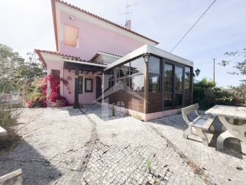 Casa T2, buhardilla, Restaurante en planta baja, a