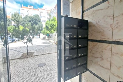 Apartamento T2 em Benfica Remodelado em Fase Final