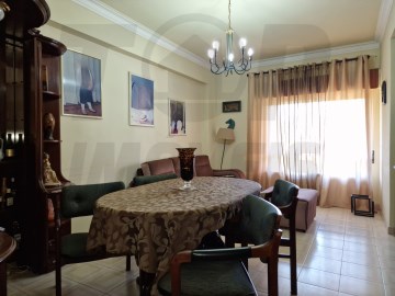 Apartamento T3 - Póvoa de Santa Iria - 280.000€
