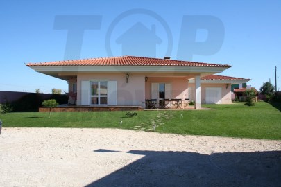 Moradia V4 -535M2 - Salvaterra de Magos - 494.000€