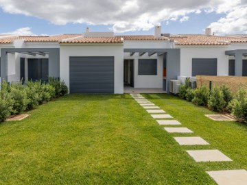 Cluttons Algarve - Real Estate - 2+1 townhouse - V