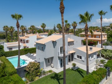 Cluttons Algarve - Real Estate - Villa - Vale Form