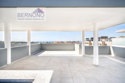 Piso 3 Habitaciones en Carcavelos e Parede