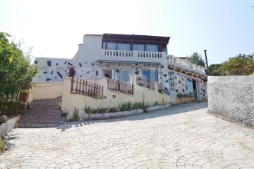 chalet casa 3 habitaciones, terraza jardi maçanet 