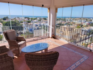 Apartment 3 Bedrooms in Isla de Canela