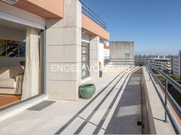 Spacious 1 Bedroom apartment w/ private terrace