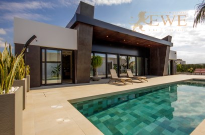 Villa con piscina privada en venta en Ciudad Quesa