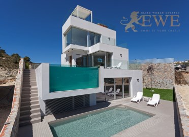 Luxury villa for sale with sea views located near 