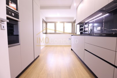 Apartamento 4 Quartos em São João Baptista e Santa Maria dos Olivais