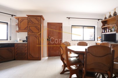 House 4 Bedrooms in Nossa Senhora de Fátima