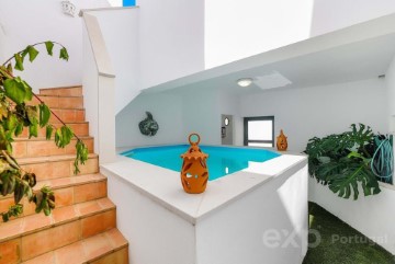 House 4 Bedrooms in Olhão