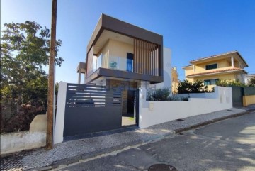 Casa o chalet 3 Habitaciones en Charneca de Caparica e Sobreda