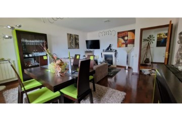 Apartment 2 Bedrooms in São Felix da Marinha