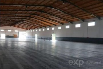 Industrial building / warehouse in Santiago dos Velhos