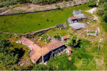 Quintas e casas rústicas 4 Quartos em Alpendorada, Várzea e Torrão