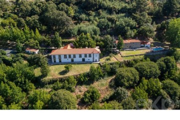 Quintas e casas rústicas 12 Quartos em Santa Marinha do Zêzere