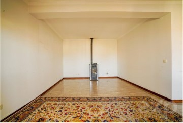 Apartment 4 Bedrooms in Ovar, S.João, Arada e S.Vicente de Pereira Jusã