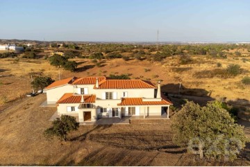 House 4 Bedrooms in Vila Nova de Cacela